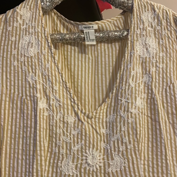 Forever 21 mini size M, white & yellow stripes - Picture 4 of 12